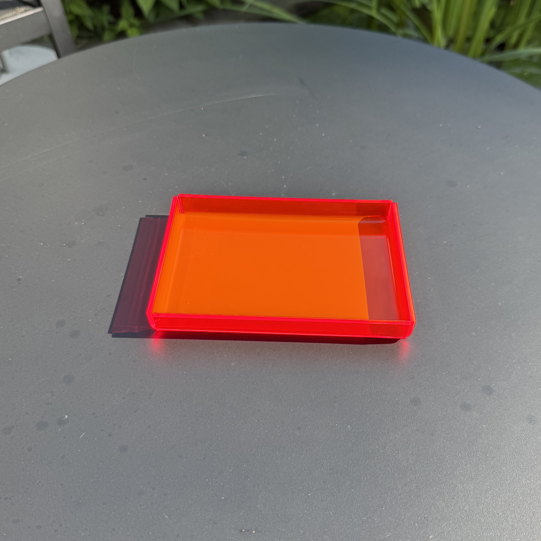Tablet Neon rot klein Postkarte