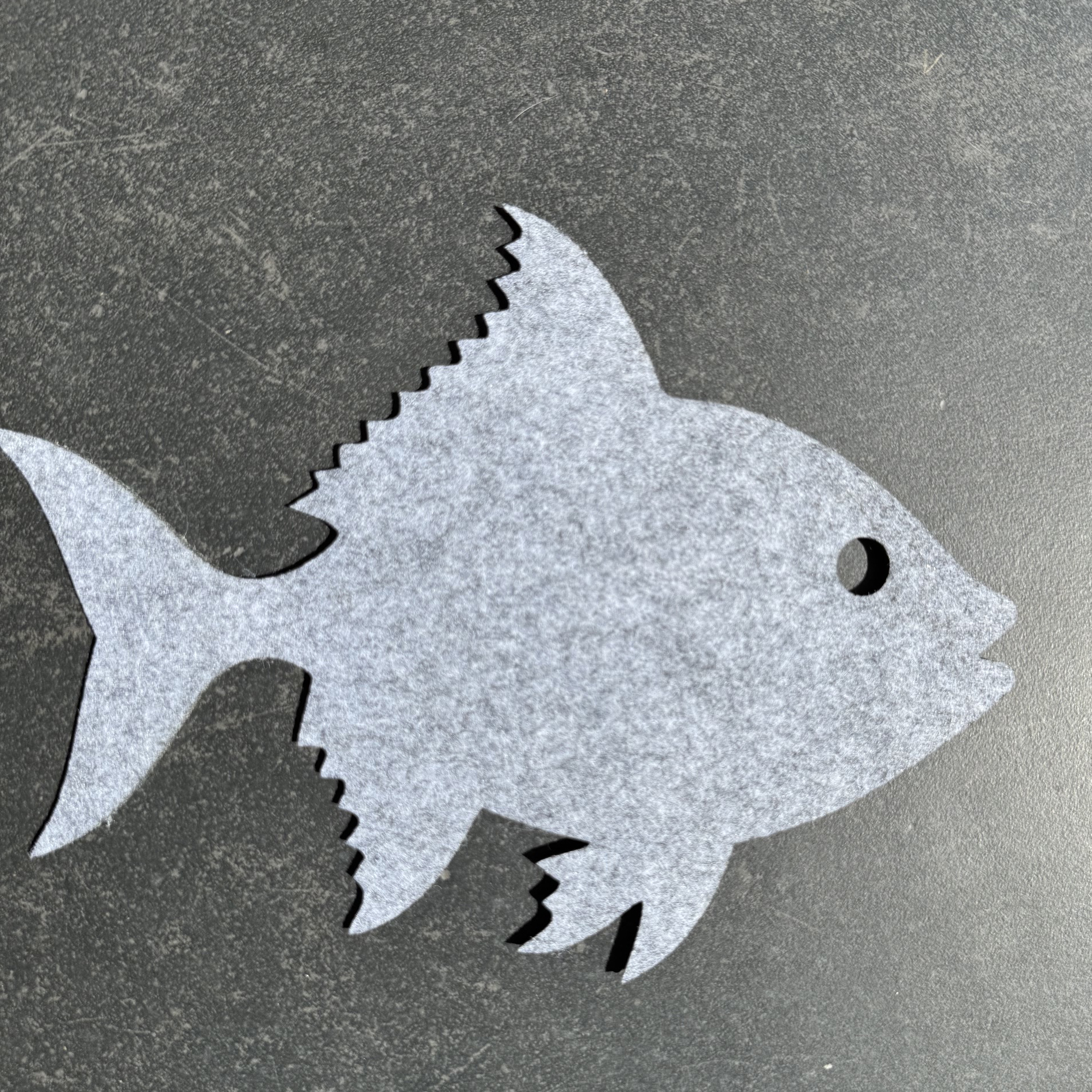 Filz Untersetzer FISCH grau 
