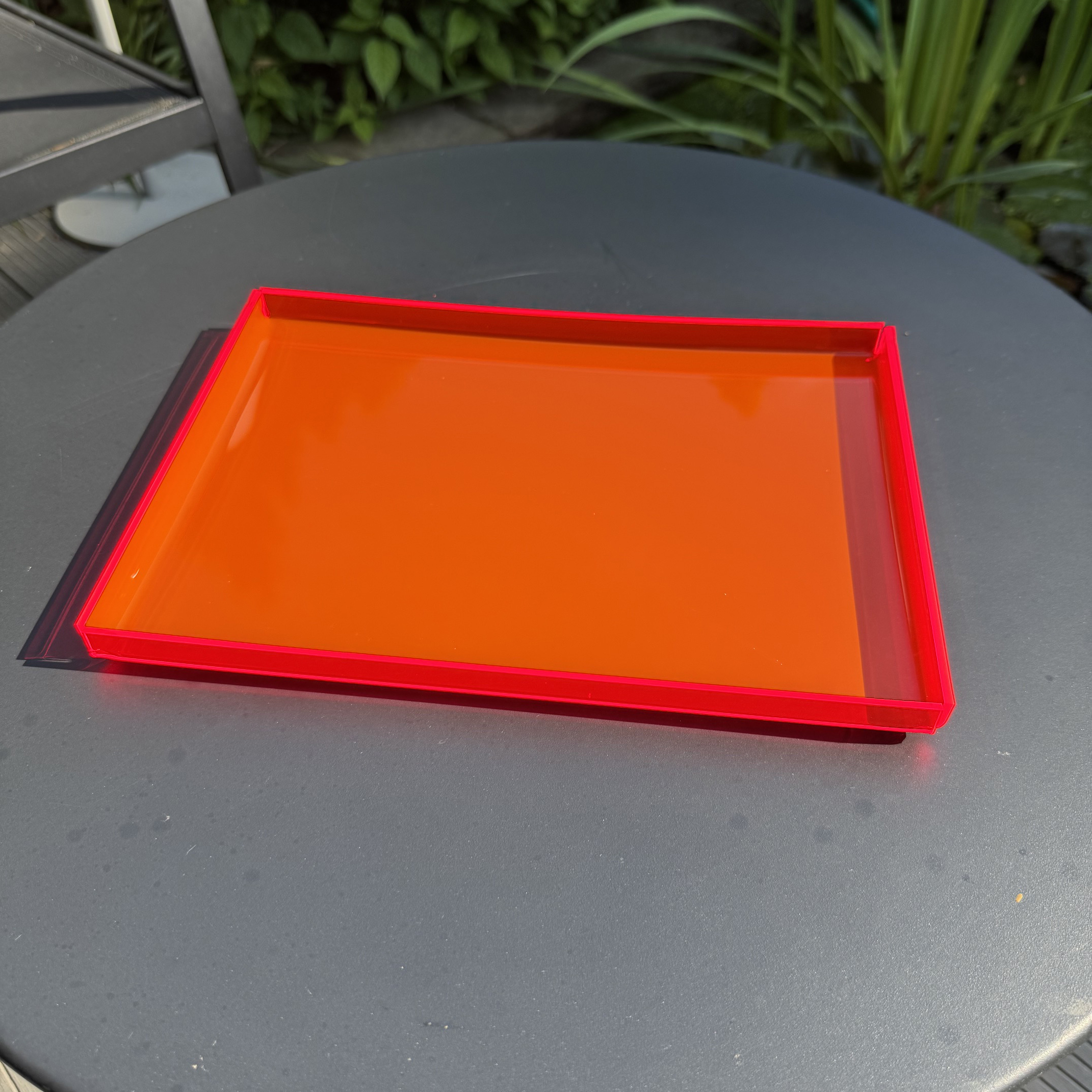 Tablet Neon rot DIN A4  